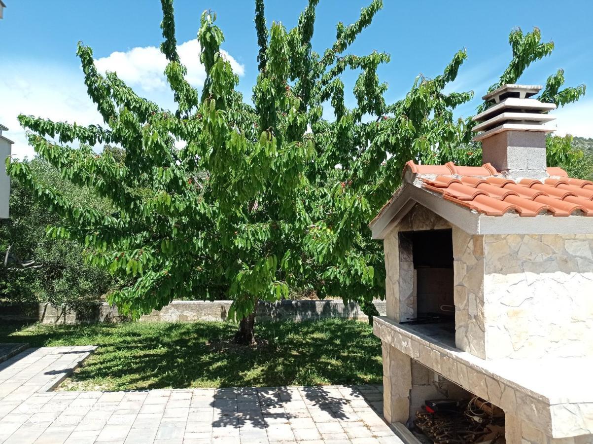 Apartmani Barisic Trogir Exterior foto